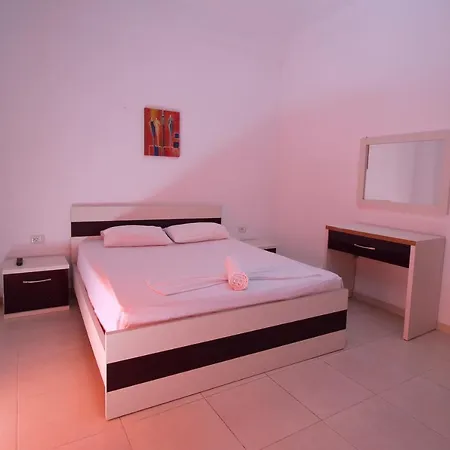 Apartamento Restaurant Argjiro *